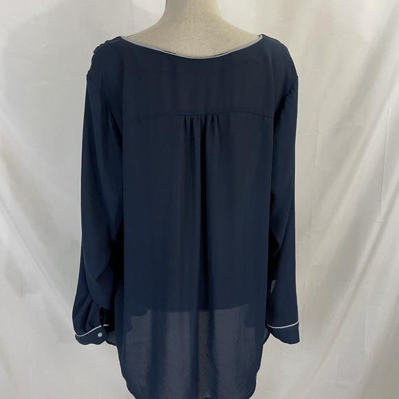 ModCloth Podcast Co Host Blouse Navy Floral Top Size 2X Plus - Picture 5 of 6